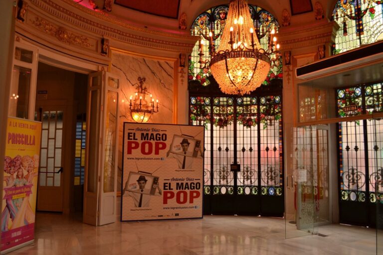 Teatro Calderon Hall 768x512